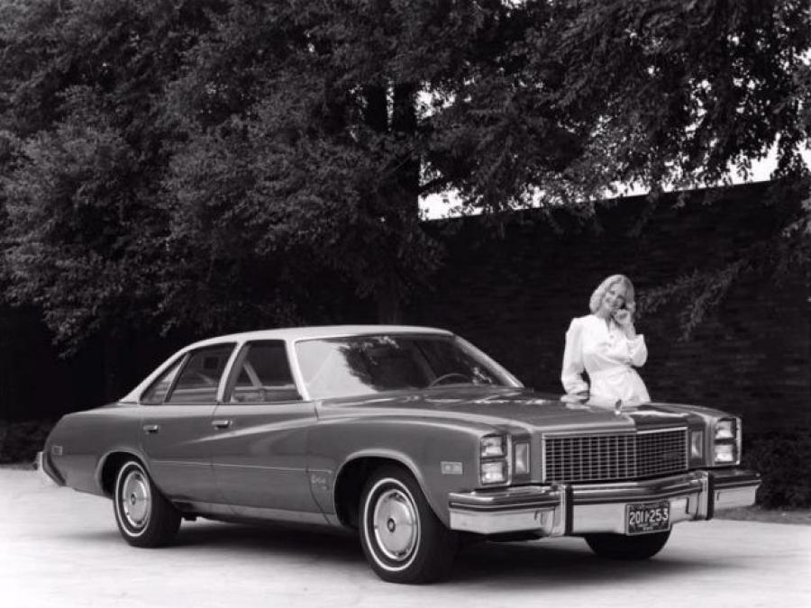  Buick Century Custom Sedan 1976 года  (фото 1 из 1)